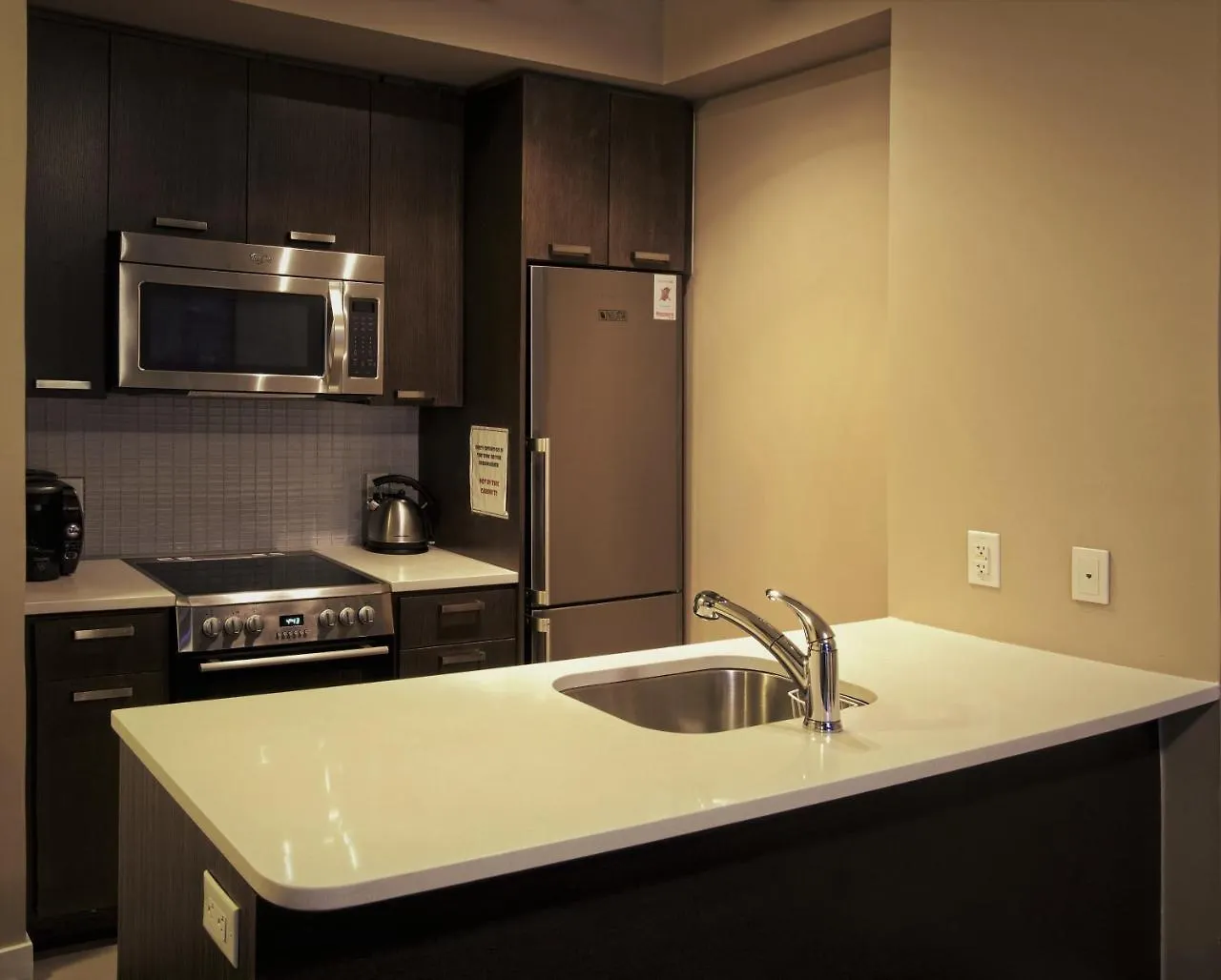 2 Bedrooms & 1 Bedroom Spectacular Apartments Toronto